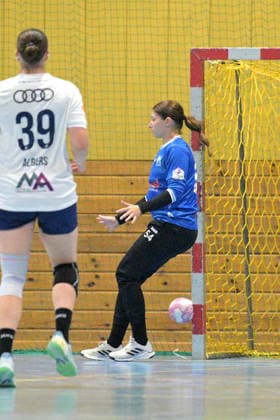 Barbara Gyoeri Union Neckarsulm, 54) im Tor am mit Ball TusSies Metzingen vs. Sport-Union Neckarsulm , Handball, Vorbereitung, Testspiel, Saison 2026 2027, 18.07.2026 TusSies Metzingen vs. Sport-Union Neckarsulm , Handball, Vorbereitung, Testspiel, Saison 2026 2027, 18.07.2026 Voehringen *** Barbara Gyoeri, Sport Union Neckarsulm, 54, in goal with the ball: TusSies Metzingen vs. Sport Union Neckarsulm, handball, preseason, exhibition game, 2026–2027 season, July 18, 2026, TusSies Metzingen vs. Sport Union Neckarsulm, handball, preseason, exhibition game, 2026–2027 season, July 18, 2026, Voehringen Copyright: xEibner-Pressefotox EP_TBR