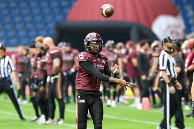 Warm up 1 Kenji Bahar (Quarterback) Rhein Fire Rhein Fire vs Vienna Vikings, American Football, American Football League Europe, Week 9, 2026, 18.07.2026, Duisburg Schauinsland-Reisen-Arena Germany Copyright: xFootxBowl ChristopherxMettkenx