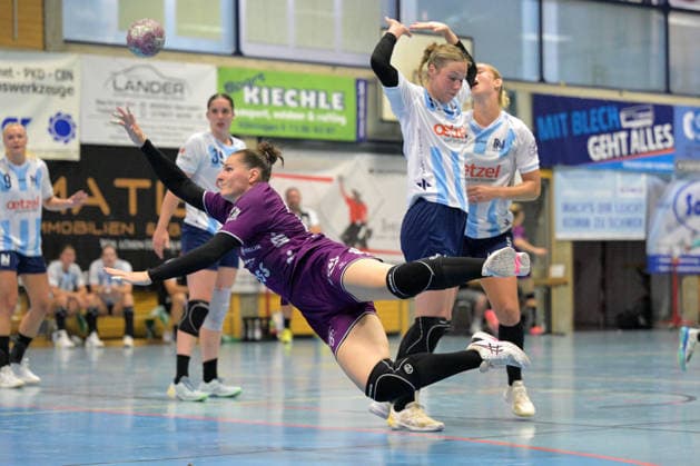 Svenja Huebner (TusSies Metzingen, 26) beim Wurf Tor TusSies Metzingen vs. Union Neckarsulm , Handball, Vorbereitung, Testspiel, Saison 2026 2027, 18.07.2026 TusSies Metzingen vs. Sport-Union Neckarsulm , Handball, Vorbereitung, Testspiel, Saison 2026 2027, 18.07.2026 Voehringen *** Svenja Huebner of TusSies Metzingen, 26, taking a shot on goal in the TusSies Metzingen vs. Sport Union Neckarsulm match, handball, preseason, exhibition game, 2026–2027 season, July 18, 2026, TusSies Metzingen vs. Sport Union Neckarsulm, Handball, Preseason, Friendly, 2026–2027 Season, July 18, 2026, Voehringen Copyright: xEibner-Pressefotox EP_TBR