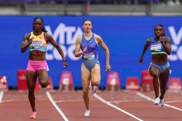 2026 Wanda Diamond League - Novuna London Athletics Meet Julien Alfred of St Lucia and Amy Hunt of Great Britain run ahead of Dina Asher-Smith of Great Britain during the Women s 200m event at the Wanda Diamond League meeting at the London Stadium in Stratford, London. United Kingdom  Copyright: xMIxNewsx originalFilename:fletcher-wandadua260718_npMWz.jpg