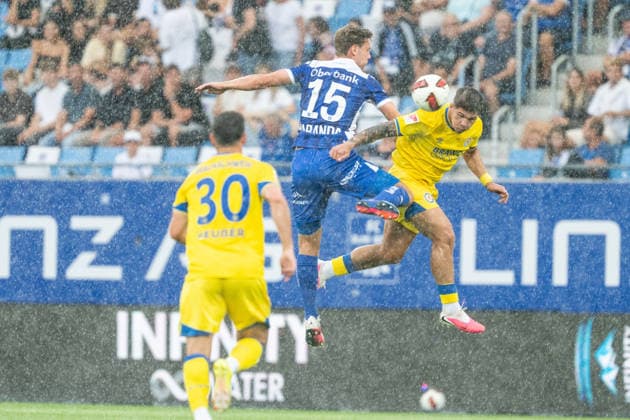 SOCCER - Linz vs Braunschweig, test match LINZ,AUSTRIA,18.JUL.26 - SOCCER - ADMIRAL 2. Liga, 2. DFL, 2. Deutsche Bundesliga, FC Blau Weiss Linz vs Eintracht Braunschweig, test match. Image shows Manuel Maranda (Linz) and Jovan Mijatovic (Braunschweig).  GEPAxpictures xJulioxArellano