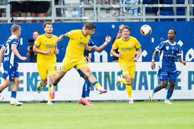 SOCCER - Linz vs Braunschweig, test match LINZ,AUSTRIA,18.JUL.26 - SOCCER - ADMIRAL 2. Liga, 2. DFL, 2. Deutsche Bundesliga, FC Blau Weiss Linz vs Eintracht Braunschweig, test match. Image shows Jovan Mijatovic (Braunschweig).  GEPAxpictures xJulioxArellano