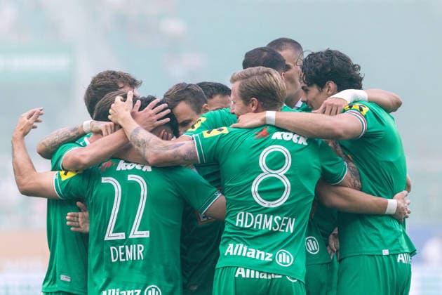 SOCCER - Rapid vs HSV, test match VIENNA,AUSTRIA,18.JUL.26 - SOCCER - ADMIRAL Bundesliga, 1. DFL, 1. Deutsche Bundesliga, SK Rapid Wien vs Hamburger SV, test match. Image shows the rejoicing of Rapid.  GEPAxpictures xPhilippxBrem