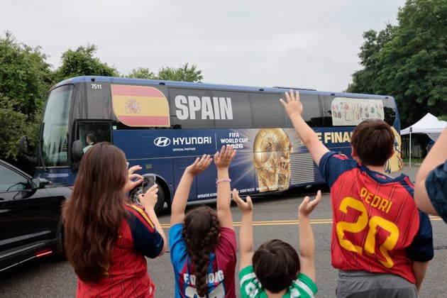 Spain s team bus departs from Melanie Lane Training Ground following their training session cancellation due to risk of storms, in New Jersey, USA, 18 July 2026. Argentina will face Spain in the FIFA World Cup, WM, Weltmeisterschaft, Fussball 2026 final soccer on 19 July. FIFA World Cup 2026 - Final - Spain vs Argentina !ACHTUNG: NUR REDAKTIONELLE NUTZUNG!  Copyright: xLAVANDEIRAxJR.x GRAF8746 0862015193st