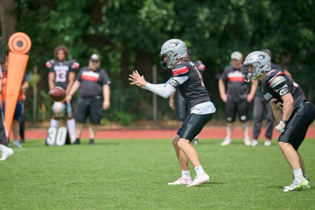Playoffs, Junior Bowl, U20, GFLJ, Nürnberg Rams vs. Hamburg Huskies German Football League Juniors(GFLJ), U20, Nürnberg Rams vs. Hamburg Huskies Nürnberg Berthold-Brecht-Sportanlage Bayern Deutschland *** Playoffs, Junior Bowl, U20, GFLJ, Nuremberg Rams vs. Hamburg Huskies German Football League Juniors (GFLJ), U20, Nuremberg Rams vs. Hamburg Huskies Nuremberg Berthold Brecht Sports Complex Bavaria, Germany Copyright: x30nullvierxPhotographie,xGerhardxLehnerx