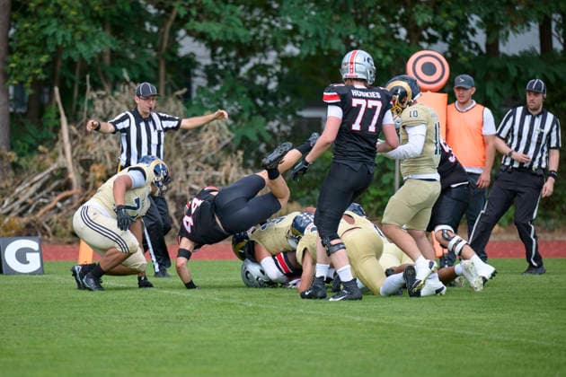 Playoffs, Junior Bowl, U20, GFLJ, Nürnberg Rams vs. Hamburg Huskies German Football League Juniors(GFLJ), U20, Nürnberg Rams vs. Hamburg Huskies Nürnberg Berthold-Brecht-Sportanlage Bayern Deutschland *** Playoffs, Junior Bowl, U20, GFLJ, Nuremberg Rams vs. Hamburg Huskies German Football League Juniors (GFLJ), U20, Nuremberg Rams vs. Hamburg Huskies Nuremberg Berthold Brecht Sports Complex Bavaria, Germany Copyright: x30nullvierxPhotographie,xGerhardxLehnerx