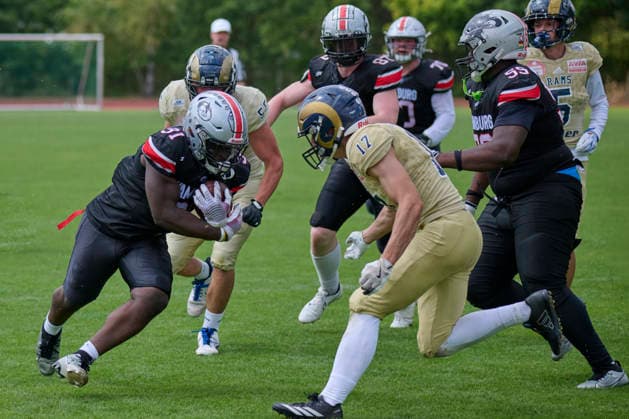 Playoffs, Junior Bowl, U20, GFLJ, Nürnberg Rams vs. Hamburg Huskies German Football League Juniors(GFLJ), U20, Nürnberg Rams vs. Hamburg Huskies Nürnberg Berthold-Brecht-Sportanlage Bayern Deutschland *** Playoffs, Junior Bowl, U20, GFLJ, Nuremberg Rams vs. Hamburg Huskies German Football League Juniors (GFLJ), U20, Nuremberg Rams vs. Hamburg Huskies Nuremberg Berthold Brecht Sports Complex Bavaria, Germany Copyright: x30nullvierxPhotographie,xGerhardxLehnerx