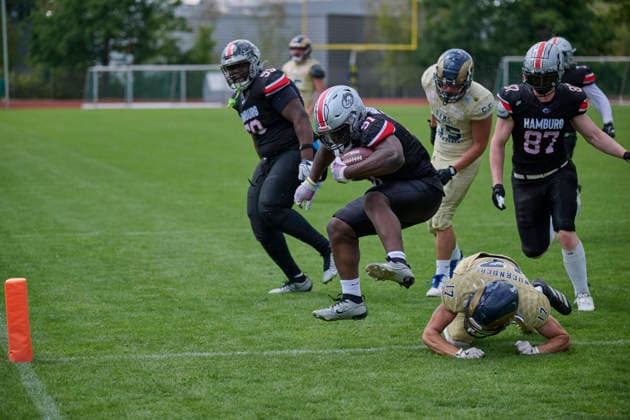 Playoffs, Junior Bowl, U20, GFLJ, Nürnberg Rams vs. Hamburg Huskies German Football League Juniors(GFLJ), U20, Nürnberg Rams vs. Hamburg Huskies Nürnberg Berthold-Brecht-Sportanlage Bayern Deutschland *** Playoffs, Junior Bowl, U20, GFLJ, Nuremberg Rams vs. Hamburg Huskies German Football League Juniors (GFLJ), U20, Nuremberg Rams vs. Hamburg Huskies Nuremberg Berthold Brecht Sports Complex Bavaria, Germany Copyright: x30nullvierxPhotographie,xGerhardxLehnerx