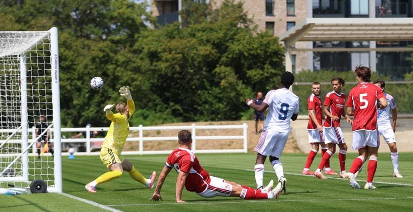 Pre Season Friendly - Crystal Palace v Swindon Town LONDON, ENGLAND, JULY 18: GOAL 1-0, Eddie Nketiah of Crystal Palace scores a goal to put Crystal Palace 1-0 ahead during the Pre Season Friendly match between Crystal Palace FC v Swindon Town FC at Crystal Palace Training Ground, Beckenham, London, on 18 July. (Photo by Daniel Weir) London Crystal Palace Training Ground United Kingdom Copyright: xDanielxWeir SportsxPressxPhotox Sportspressphoto_SPR192601