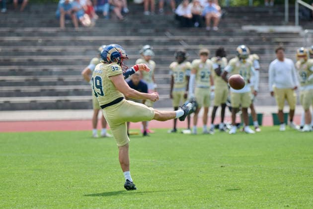 Playoffs, Junior Bowl, U20, GFLJ, Nürnberg Rams vs. Hamburg Huskies German Football League Juniors(GFLJ), U20, Nürnberg Rams vs. Hamburg Huskies Nürnberg Berthold-Brecht-Sportanlage Bayern Deutschland *** Playoffs, Junior Bowl, U20, GFLJ, Nuremberg Rams vs. Hamburg Huskies German Football League Juniors (GFLJ), U20, Nuremberg Rams vs. Hamburg Huskies Nuremberg Berthold Brecht Sports Complex Bavaria, Germany Copyright: x30nullvierxPhotographie,xGerhardxLehnerx