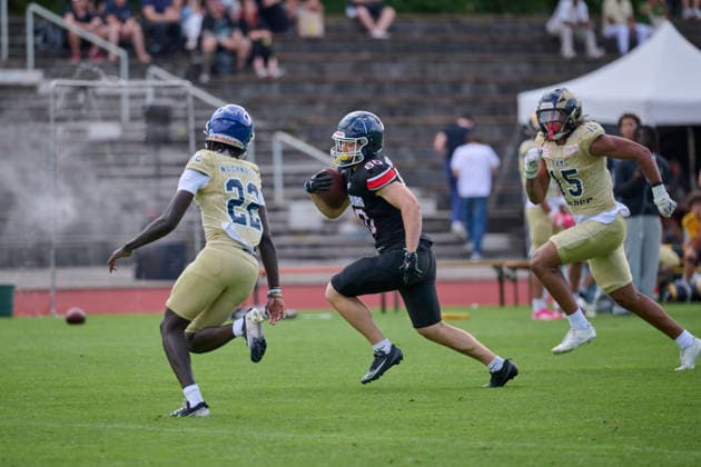 Playoffs, Junior Bowl, U20, GFLJ, Nürnberg Rams vs. Hamburg Huskies German Football League Juniors(GFLJ), U20, Nürnberg Rams vs. Hamburg Huskies Nürnberg Berthold-Brecht-Sportanlage Bayern Deutschland *** Playoffs, Junior Bowl, U20, GFLJ, Nuremberg Rams vs. Hamburg Huskies German Football League Juniors (GFLJ), U20, Nuremberg Rams vs. Hamburg Huskies Nuremberg Berthold Brecht Sports Complex Bavaria, Germany Copyright: x30nullvierxPhotographie,xGerhardxLehnerx