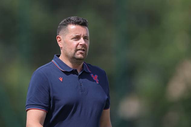 Pre Season Friendly - Crystal Palace v Swindon Town LONDON, ENGLAND, JULY 18: Pierre Sage manager of Crystal Palace during the Pre Season Friendly match between Crystal Palace FC v Swindon Town FC at Crystal Palace Training Ground, Beckenham, London, on 18 July. (Photo by Daniel Weir) London Crystal Palace Training Ground United Kingdom Copyright: xDanielxWeir SportsxPressxPhotox Sportspressphoto_SPR192614