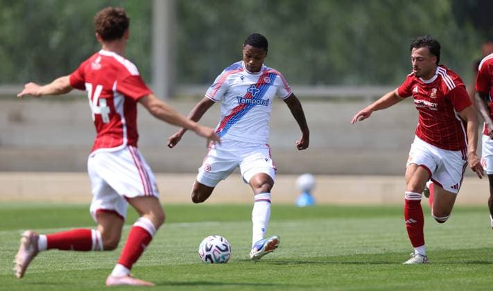Pre Season Friendly - Crystal Palace v Swindon Town LONDON, ENGLAND, JULY 18: GOAL 5-1, Matheus Franca of Crystal Palace scores a goal to put Crystal Palace 5-1 ahead during the Pre Season Friendly match between Crystal Palace FC v Swindon Town FC at Crystal Palace Training Ground, Beckenham, London, on 18 July. (Photo by Daniel Weir) London Crystal Palace Training Ground United Kingdom Copyright: xDanielxWeir SportsxPressxPhotox Sportspressphoto_SPR192623
