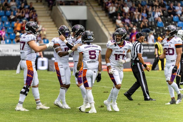 18.07.2026, xdaymx, American Football EFA European Football Alliance, Frankfurt Galaxy - Raiders Tirol, jubel der Mannschaft nach dem Touchdown von Normen Schumm (Frankfurt Galaxy) Frankfurt am Main *** July 18, 2026, xdaymx, American Football EFA European Football Alliance, Frankfurt Galaxy vs. Raiders Tirol, the team celebrating after Normen Schumm s touchdown, Frankfurt Galaxy, Frankfurt am Main