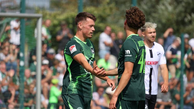 VfL vs Verl, Testspiel Wolfsburg, 18.07.2026, Fußball, Herren, Saison 2026 2027, 2. BL, VfL Wolfsburg vs SC Verl, Testspiel, Dzenan Pejcinovic (VfL Wolfsburg) Torjubel zum 3:0 Niedersachsen Deutschland *** VfL vs. Verl, Friendly Match in Wolfsburg, July 18, 2026, Soccer, Men s, 2026–2027 Season, 2. Bundesliga, VfL Wolfsburg vs. SC Verl, Friendly Match, Dzenan Pejcinovic of VfL Wolfsburg celebrates a goal in the 3–0 win, Lower Saxony, Germany