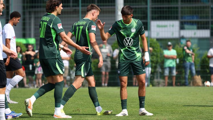 VfL vs Verl, Testspiel Wolfsburg, 18.07.2026, Fußball, Herren, Saison 2026 2027, 2. BL, VfL Wolfsburg vs SC Verl, Testspiel, Dzenan Pejcinovic (VfL Wolfsburg) Torjubel zum 3:0 Niedersachsen Deutschland *** VfL vs. Verl, Friendly Match in Wolfsburg, July 18, 2026, Soccer, Men s, 2026–2027 Season, 2. Bundesliga, VfL Wolfsburg vs. SC Verl, Friendly Match, Dzenan Pejcinovic of VfL Wolfsburg celebrates a goal in the 3–0 win, Lower Saxony, Germany
