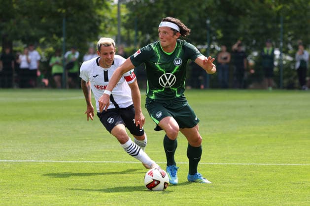 VfL vs Verl, Testspiel Wolfsburg, 18.07.2026, Fußball, Herren, Saison 2026 2027, 2. BL, VfL Wolfsburg vs SC Verl, Testspiel, Armin Farouk (Verl), Fabian Reese (VfL Wolfsburg) Niedersachsen Deutschland *** VfL vs. Verl, Friendly Match, Wolfsburg, July 18, 2026, Soccer, Men s, 2026–2027 Season, 2. Bundesliga, VfL Wolfsburg vs. SC Verl, Friendly Match, Armin Farouk (Verl), Fabian Reese (VfL Wolfsburg), Lower Saxony, Germany