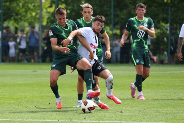 VfL vs Verl, Testspiel Wolfsburg, 18.07.2026, Fußball, Herren, Saison 2026 2027, 2. BL, VfL Wolfsburg vs SC Verl, Testspiel, Kilian Fischer (VfL Wolfsburg), Bilal Yalcinkaya (Verl), Lovro Majer (VfL Wolfsburg) Niedersachsen Deutschland *** VfL vs. Verl, Friendly Match, Wolfsburg, July 18, 2026, Soccer, Men s, 2026–2027 Season, 2. Bundesliga, VfL Wolfsburg vs. SC Verl, Friendly Match, Kilian Fischer (VfL Wolfsburg), Bilal Yalcinkaya (Verl), Lovro Majer (VfL Wolfsburg), Lower Saxony, Germany