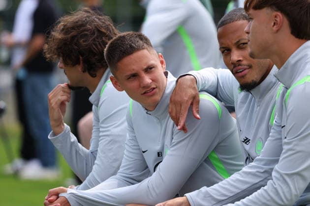VfL vs Verl, Testspiel Wolfsburg, 18.07.2026, Fußball, Herren, Saison 2026 2027, 2. BL, VfL Wolfsburg vs SC Verl, Testspiel, Bence Dardai (VfL Wolfsburg), Aster Vranckx (VfL Wolfsburg) Niedersachsen Deutschland *** VfL vs. Verl, Friendly Match in Wolfsburg, July 18, 2026, Soccer, Men s, 2026–2027 Season, 2. Bundesliga, VfL Wolfsburg vs. SC Verl, Friendly Match, Bence Dardai (VfL Wolfsburg), Aster Vranckx (VfL Wolfsburg), Lower Saxony, Germany