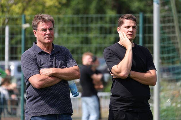 VfL vs Verl, Testspiel Wolfsburg, 18.07.2026, Fußball, Herren, Saison 2026 2027, 2. BL, VfL Wolfsburg vs SC Verl, Testspiel, Geschäftsführer Dieter Hecking (VfL Wolfsburg), Sportdirektor Pirmin Schwegler (VfL Wolfsburg) Niedersachsen Deutschland *** VfL vs. Verl, Friendly Match in Wolfsburg, July 18, 2026, Soccer, Men s, 2026–2027 Season, 2. Bundesliga, VfL Wolfsburg vs. SC Verl, Friendly Match, Sporting Director Dieter Hecking (VfL Wolfsburg), Director of Sports Pirmin Schwegler (VfL Wolfsburg), Lower Saxony, Germany