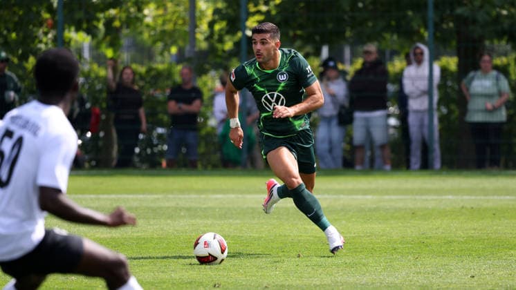 VfL vs Verl, Testspiel Wolfsburg, 18.07.2026, Fußball, Herren, Saison 2026 2027, 2. BL, VfL Wolfsburg vs SC Verl, Testspiel, Konstantinos Koulierakis (VfL Wolfsburg) Niedersachsen Deutschland *** VfL vs. Verl, Friendly Match, Wolfsburg, July 18, 2026, Soccer, Men s, 2026–2027 Season, 2. Bundesliga, VfL Wolfsburg vs. SC Verl, Friendly Match, Konstantinos Koulierakis, VfL Wolfsburg, Lower Saxony, Germany