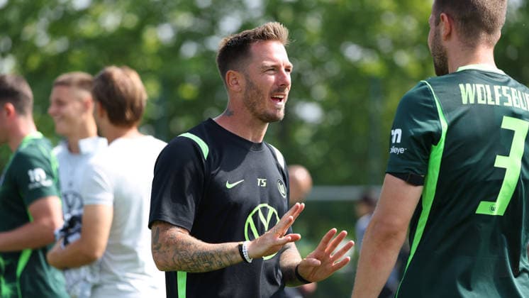 VfL vs Verl, Testspiel Wolfsburg, 18.07.2026, Fußball, Herren, Saison 2026 2027, 2. BL, VfL Wolfsburg vs SC Verl, Testspiel, Cheftrainer Tobias Strobl (VfL Wolfsburg), Denis Vavro (VfL Wolfsburg) Niedersachsen Deutschland *** VfL vs. Verl, Friendly Match, Wolfsburg, July 18, 2026, Soccer, Men s, 2026–2027 Season, 2. Bundesliga, VfL Wolfsburg vs. SC Verl, Friendly Match, Head Coach Tobias Strobl (VfL Wolfsburg), Denis Vavro (VfL Wolfsburg), Lower Saxony, Germany