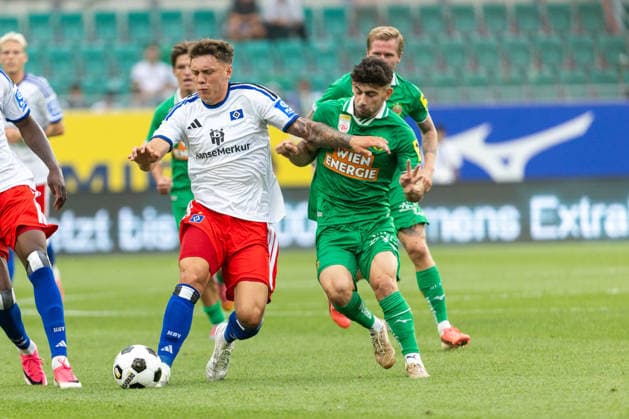 SOCCER - Rapid vs HSV, test match VIENNA,AUSTRIA,18.JUL.26 - SOCCER - ADMIRAL Bundesliga, 1. DFL, 1. Deutsche Bundesliga, SK Rapid Wien vs Hamburger SV, test match. Image shows Nicolai Remberg (HSV) and Yusuf Demir (Rapid).  GEPAxpictures xPhilippxBrem