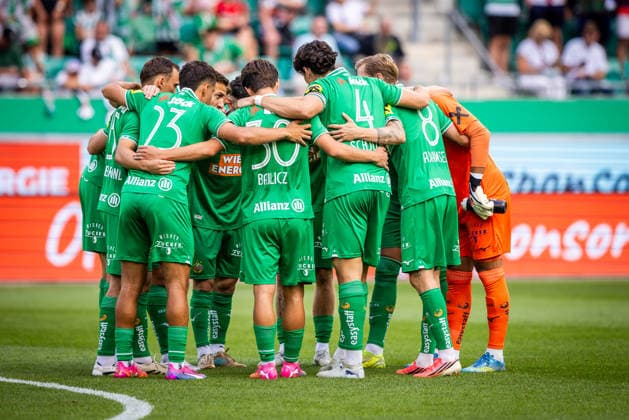 RAPID WIEN - HABMURGER SV Team photo of Rapid during the pre season friendly football match between SC Rapid Vienna and Hamburger SV at the Allianz Stadion. Vienna, Austria, July 18, 2026. Photo by Branislav Racko Copyright: xx 080A8723