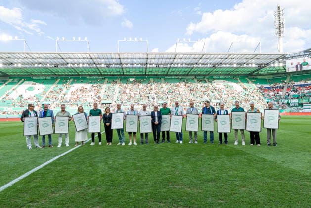 SOCCER - Rapid vs HSV, test match VIENNA,AUSTRIA,18.JUL.26 - SOCCER - ADMIRAL Bundesliga, 1. DFL, 1. Deutsche Bundesliga, SK Rapid Wien vs Hamburger SV, test match. Image shows gueasts with Heinz Fischer, Michael Krammer, Werner Kuhn, Rene Gartler, Christopher Peschek and Andreas Kamper.  GEPAxpictures xPhilippxBrem