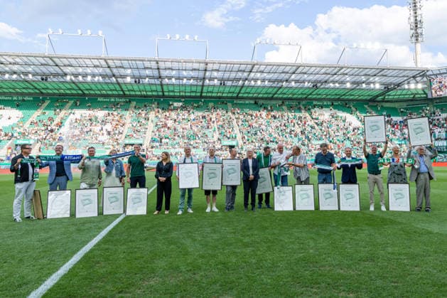 SOCCER - Rapid vs HSV, test match VIENNA,AUSTRIA,18.JUL.26 - SOCCER - ADMIRAL Bundesliga, 1. DFL, 1. Deutsche Bundesliga, SK Rapid Wien vs Hamburger SV, test match. Image shows gueasts with Heinz Fischer, Michael Krammer, Werner Kuhn, Rene Gartler, Christopher Peschek and Andreas Kamper.  GEPAxpictures xPhilippxBrem