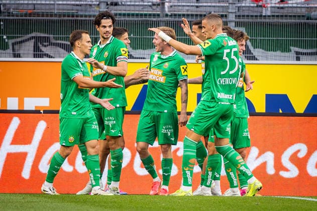 RAPID WIEN - HABMURGER SV Players of Rapid celebrate a goal scored by Jonas Auer during the pre season friendly football match between SC Rapid Vienna and Hamburger SV at the Allianz Stadion. Vienna, Austria, July 18, 2026. Photo by Branislav Racko Copyright: xx 080A9567