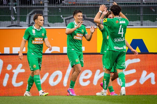 RAPID WIEN - HABMURGER SV Players of Rapid celebrate a goal scored by Jonas Auer during the pre season friendly football match between SC Rapid Vienna and Hamburger SV at the Allianz Stadion. Vienna, Austria, July 18, 2026. Photo by Branislav Racko Copyright: xx 080A9552