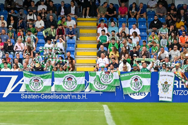 Real Betis Sevilla, Fans Sportfreunde Lotte vs. Real Betis Sevilla, Fussball, Testspiel, Saison 2026 2027, 18.07.2026, Sportfreunde Lotte vs. Real Betis Sevilla, Fussball, Testspiel, Saison 2026 2027, 18.07.2026 Lotte *** Real Betis Sevilla, Fans: Sportfreunde Lotte vs. Real Betis Sevilla, Soccer, Friendly Match, 2026–2027 Season, July 18, 2026, Sportfreunde Lotte vs. Real Betis Sevilla, soccer, friendly match, 2026–2027 season, July 18, 2026, Lotte Copyright: xEibner-Pressefoto RobertxGertzenx EP_RGN