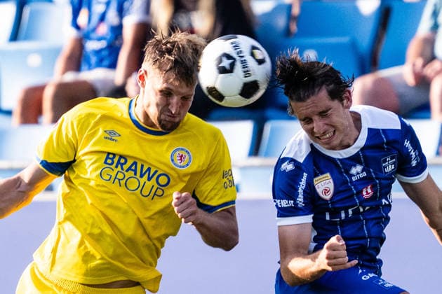 SOCCER - Linz vs Braunschweig, test match LINZ,AUSTRIA,18.JUL.26 - SOCCER - ADMIRAL 2. Liga, 2. DFL, 2. Deutsche Bundesliga, FC Blau Weiss Linz vs Eintracht Braunschweig, test match. Image shows Lukas Frenkert (Braunschweig) and Alem Pasic (Linz).  GEPAxpictures xJulioxArellano