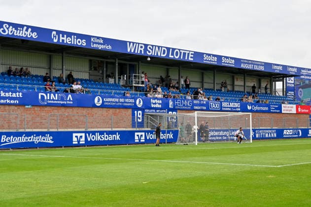 Stadion am Lotter Kreuz, Ansicht Westtribuene Sportfreunde Lotte vs. Real Betis Sevilla, Fussball, Testspiel, Saison 2026 2027, 18.07.2026, Sportfreunde Lotte vs. Real Betis Sevilla, Fussball, Testspiel, Saison 2026 2027, 18.07.2026 Lotte *** Stadion am Lotter Kreuz, View of the West Stand: Sportfreunde Lotte vs. Real Betis Sevilla, Soccer, Friendly Match, 2026–2027 Season, July 18, 2026, Sportfreunde Lotte vs. Real Betis Sevilla, soccer, exhibition match, 2026–2027 season, July 18, 2026, Lotte Copyright: xEibner-Pressefoto RobertxGertzenx EP_RGN