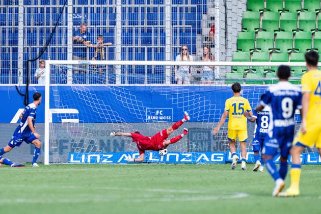 SOCCER - Linz vs Braunschweig, test match LINZ,AUSTRIA,18.JUL.26 - SOCCER - ADMIRAL 2. Liga, 2. DFL, 2. Deutsche Bundesliga, FC Blau Weiss Linz vs Eintracht Braunschweig, test match. Image shows Valentin Oelz (Linz).  GEPAxpictures xJulioxArellano