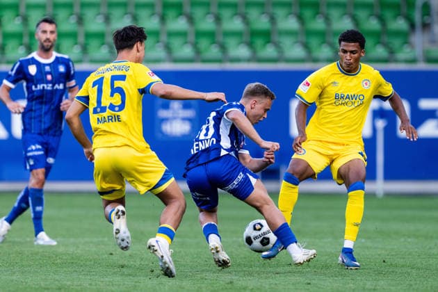 SOCCER - Linz vs Braunschweig, test match LINZ,AUSTRIA,18.JUL.26 - SOCCER - ADMIRAL 2. Liga, 2. DFL, 2. Deutsche Bundesliga, FC Blau Weiss Linz vs Eintracht Braunschweig, test match. Image shows Max Marie (Braunschweig) and Anton Tsarenko(Linz).  GEPAxpictures xJulioxArellano