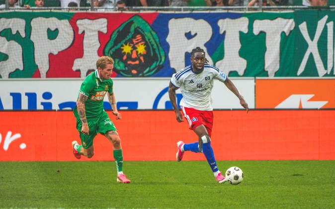 Fussball Österreich - 18.07.2026 - Internationales Testspiel - SK Rapid Wien vs. Hamburger SV (HSV) - Allianz Stadion - Weststadion (Wien Hütteldorf, Österreich): Bakery Jatta (Hamburger SV) *** Soccer Austria July 18, 2026 International Friendly SK Rapid Vienna vs. Hamburger SV (HSV) Allianz Stadium (Weststadion), Vienna-Hütteldorf, Austria Bakery Jatta Hamburger SV Copyright: xLukasxBierederx