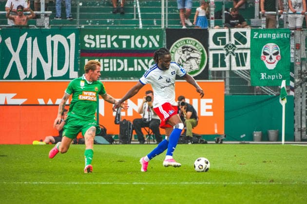 Fussball Österreich - 18.07.2026 - Internationales Testspiel - SK Rapid Wien vs. Hamburger SV (HSV) - Allianz Stadion - Weststadion (Wien Hütteldorf, Österreich): Bakery Jatta (Hamburger SV) *** Soccer Austria July 18, 2026 International Friendly SK Rapid Vienna vs. Hamburger SV (HSV) Allianz Stadium (Weststadion), Vienna-Hütteldorf, Austria Bakery Jatta Hamburger SV Copyright: xLukasxBierederx