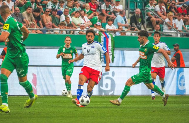 Fussball Österreich - 18.07.2026 - Internationales Testspiel - SK Rapid Wien vs. Hamburger SV (HSV) - Allianz Stadion - Weststadion (Wien Hütteldorf, Österreich): Immanuel Pherai (Hamburger SV) *** Soccer Austria July 18, 2026 International Friendly SK Rapid Vienna vs. Hamburger SV (HSV) Allianz Stadium (Weststadion), Vienna-Hütteldorf, Austria Immanuel Pherai, Hamburger SV Copyright: xLukasxBierederx