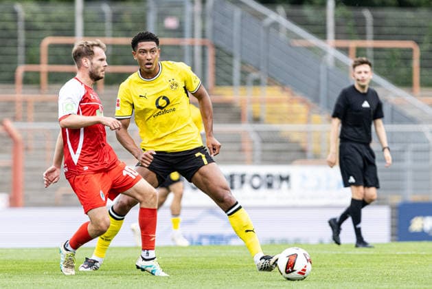 Testspiel: Rot-Weiß Oberhausen - Borussia Dortmund; 18.07.2026 Jobe Bellingham (Borussia Dortmund, 7) Testspiel: Rot-Weiß Oberhausen - Borussia Dortmund; Stadion Niederrhein, Oberhausen; 18.07.2026 *** Friendly Match: Rot-Weiß Oberhausen vs. Borussia Dortmund, July 18, 2026; Jobe Bellingham, Borussia Dortmund; 7th Friendly Match: Rot-Weiß Oberhausen vs. Borussia Dortmund, Niederrhein Stadium, Oberhausen, July 18, 2026 Copyright: xBEAUTIFULxSPORTS Buriakovx