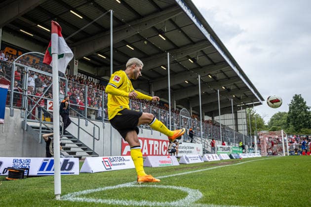 Testspiel: Rot-Weiß Oberhausen - Borussia Dortmund; 18.07.2026 Yan Couto (Borussia Dortmund, 2) Testspiel: Rot-Weiß Oberhausen - Borussia Dortmund; Stadion Niederrhein, Oberhausen; 18.07.2026 *** Friendly Match: Rot-Weiß Oberhausen vs. Borussia Dortmund, July 18, 2026; Yan Couto, Borussia Dortmund; 2nd Friendly Match: Rot-Weiß Oberhausen vs. Borussia Dortmund, Niederrhein Stadium, Oberhausen, July 18, 2026 Copyright: xBEAUTIFULxSPORTS Buriakovx