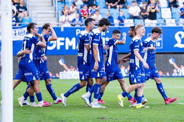 SOCCER - Linz vs Braunschweig, test match LINZ,AUSTRIA,18.JUL.26 - SOCCER - ADMIRAL 2. Liga, 2. DFL, 2. Deutsche Bundesliga, FC Blau Weiss Linz vs Eintracht Braunschweig, test match. Image shows the rejoicing of Linz.  GEPAxpictures xJulioxArellano