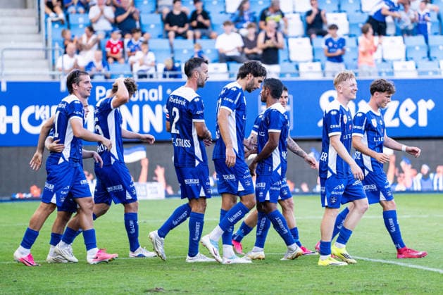 SOCCER - Linz vs Braunschweig, test match LINZ,AUSTRIA,18.JUL.26 - SOCCER - ADMIRAL 2. Liga, 2. DFL, 2. Deutsche Bundesliga, FC Blau Weiss Linz vs Eintracht Braunschweig, test match. Image shows the rejoicing of Linz.  GEPAxpictures xJulioxArellano