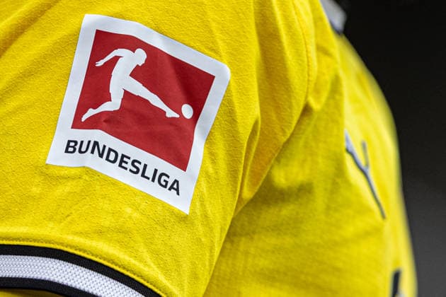 Testspiel: Rot-Weiß Oberhausen - Borussia Dortmund; 18.07.2026 Symbolfoto, Trikot von Borussia Dortmund mit dem Logo der 1.Bundesliga. Testspiel: Rot-Weiß Oberhausen - Borussia Dortmund; Stadion Niederrhein, Oberhausen; 18.07.2026 *** Friendly Match: Rot-Weiß Oberhausen vs. Borussia Dortmund, July 18, 2026. Stock photo: Borussia Dortmund jersey with the Bundesliga logo. Friendly Match: Rot-Weiß Oberhausen vs. Borussia Dortmund at Niederrhein Stadium, Oberhausen, July 18, 2026. Copyright: xBEAUTIFULxSPORTS Buriakovx