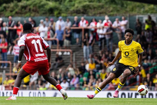 Testspiel: Rot-Weiß Oberhausen - Borussia Dortmund; 18.07.2026 Burinyuy Nyuydine (SC Rot-Weiß Oberhausen, 11), Enzo Duarte (Borussia Dortmund, 44) Testspiel: Rot-Weiß Oberhausen - Borussia Dortmund; Stadion Niederrhein, Oberhausen; 18.07.2026 *** Friendly Match: Rot-Weiß Oberhausen vs. Borussia Dortmund, July 18, 2026; Burinyuy Nyuydine (SC Rot-Weiß Oberhausen, 11), Enzo Duarte (Borussia Dortmund, 44); Friendly Match: Rot-Weiß Oberhausen vs. Borussia Dortmund, Niederrhein Stadium, Oberhausen, July 18, 2026 Copyright: xBEAUTIFULxSPORTS Buriakovx