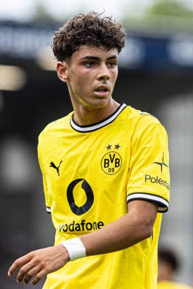 Testspiel: Rot-Weiß Oberhausen - Borussia Dortmund; 18.07.2026 Samuele Inacio (Borussia Dortmund, 40) Testspiel: Rot-Weiß Oberhausen - Borussia Dortmund; Stadion Niederrhein, Oberhausen; 18.07.2026 *** Friendly Match: Rot-Weiß Oberhausen vs. Borussia Dortmund, July 18, 2026; Samuele Inacio, Borussia Dortmund, 40; Friendly Match: Rot-Weiß Oberhausen vs. Borussia Dortmund, Niederrhein Stadium, Oberhausen, July 18, 2026 Copyright: xBEAUTIFULxSPORTS Buriakovx