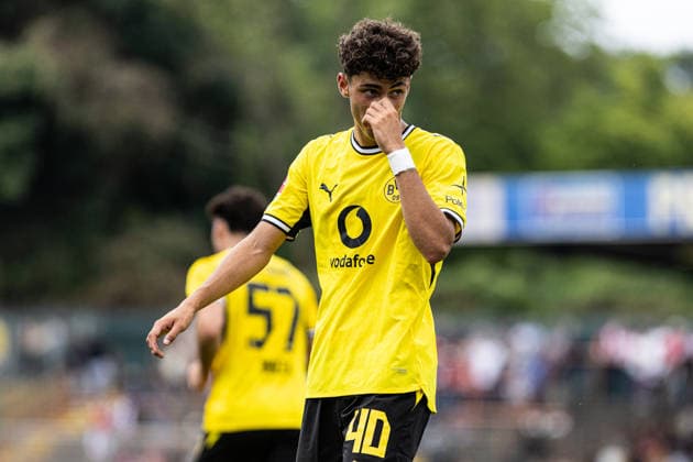 Testspiel: Rot-Weiß Oberhausen - Borussia Dortmund; 18.07.2026 Samuele Inacio (Borussia Dortmund, 40) Testspiel: Rot-Weiß Oberhausen - Borussia Dortmund; Stadion Niederrhein, Oberhausen; 18.07.2026 *** Friendly Match: Rot-Weiß Oberhausen vs. Borussia Dortmund, July 18, 2026; Samuele Inacio, Borussia Dortmund, 40; Friendly Match: Rot-Weiß Oberhausen vs. Borussia Dortmund, Niederrhein Stadium, Oberhausen, July 18, 2026 Copyright: xBEAUTIFULxSPORTS Buriakovx