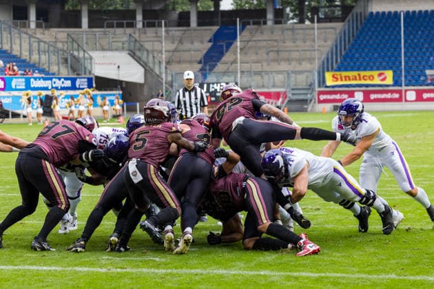 Defense block for 3 Ben Holmes (Quarterback) Vienna Vikings Rhein Fire vs Vienna Vikings, American Football, American Football League Europe, Week 9, 2026, 18.07.2026, Duisburg Schauinsland-Reisen-Arena Germany Copyright: xFootxBowl ChristopherxMettkenx