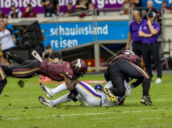 5 Nazir Streater (Strong Saftey) Rhein Fire and 55 Luis Fiedler (Linebacker) Rhein Fire tackle 8 Darrell Stewart (Wide Receiver) Vienna Vikings Rhein Fire vs Vienna Vikings, American Football, American Football League Europe, Week 9, 2026, 18.07.2026, Duisburg Schauinsland-Reisen-Arena Germany Copyright: xFootxBowl ChristopherxMettkenx